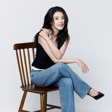 7 Pesona Visual IU dengan Riasan No-Makeup Makeup Look Pancarkan Cantik Alami