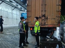 Dua Pemuda Tewas Usai Motornya Hantam Truk di Bojonegoro