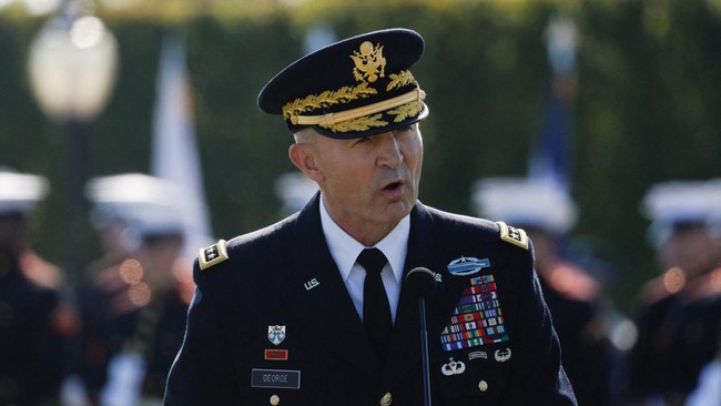 Sederet jenderal AS dipecat oleh Trump selama periode perang dengan Iran, termasuk KSAD Randy George.