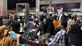 FOTO: Pakistan Kembali Menaikkan Harga BBM, Tembus 54,9 Persen