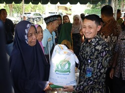 16 Ribu Ton Beras Bantuan Pangan Disalurkan ke Warga Aceh