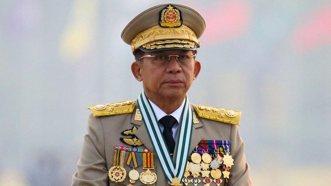 Pimpinan junta militer Myanmar Min Aung Hlaing resmi terpilih sebagai presiden setelah memenangkan pemungutan suara parlemen pada Jumat (3/4).