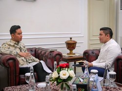 Seskab Teddy Temui Gibran 1,5 Jam di Istana Wapres, Ini yang Dibahas