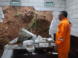 Lahan Kopdes Merah Putih di Tulungagung Longsor Ancam Belasan Rumah Warga