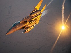 Siksaan yang Dialami Pilot F-15E Saat Melontarkan Diri di Iran