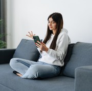 Ghosting Mode On, 4 Zodiak yang Jarang Banget Balas Pesan