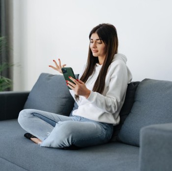 Ghosting Mode On, 4 Zodiak yang Jarang Banget Balas Pesan