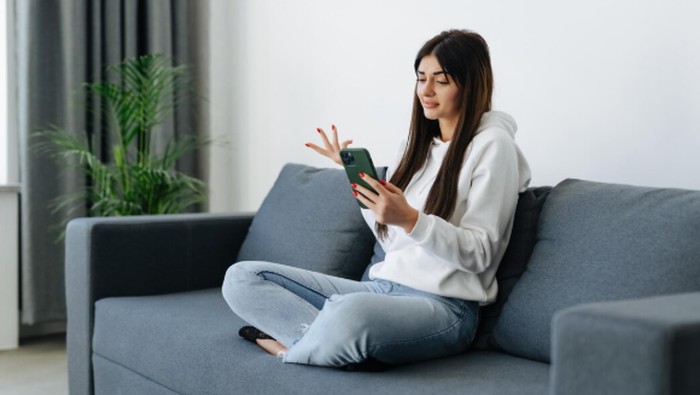 Ghosting Mode On, 4 Zodiak yang Jarang Banget Balas Pesan