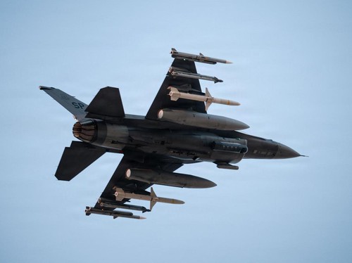 3 Fakta Iran Tembak 2 Pesawat Tempur AS Hingga Picu Misi Dramatis AS