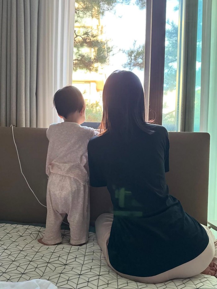 Melalui postingan tersebut, Sohee tampak begitu bahagia dengan kehidupan barunya bersama keluarga kecilnya hingga membuat warganet turut merasa kehangatan./ Foto: instagram.com/s2k1m