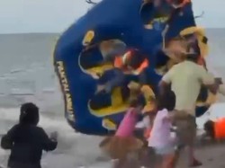 Manuver Donat Boat Bikin Wisatawan Terluka Usai Terlempar ke Pantai di Pinrang