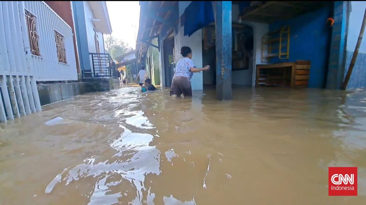 Sungai Cimaceri Meluap, Pagedangan Tangerang Terendam Banjir 1 Meter