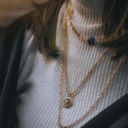 3 Cara Mudah Mencuci Perhiasan di Rumah