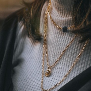 3 Cara Mudah Mencuci Perhiasan di Rumah