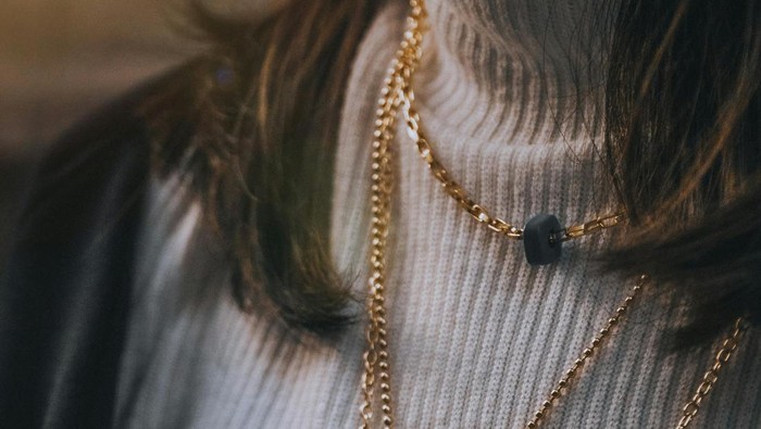 3 Cara Mudah Mencuci Perhiasan di Rumah