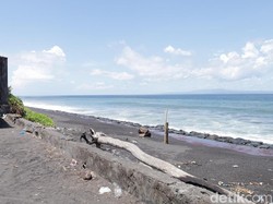 Selamatkan Teman Saat Banyu Pinaruh, Pria di Gianyar Hilang Terseret Ombak