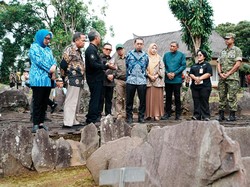 Menbud Resmikan Revitalisasi Ruang Pameran Museum Cipari di Jabar