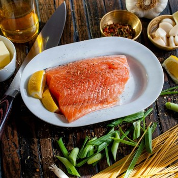 5 Mitos Seputar Salmon yang Sering Bikin Orang Keliru