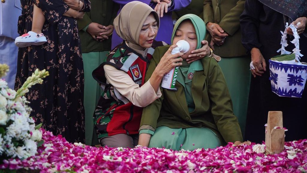 FOTO: Vonis Bebas Amsal Sitepu hingga Gempa Bitung M 7,6