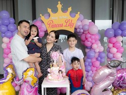 Genap Berusia 2 Tahun, 7 Potret Ultah Lily Anak Raffi-Gigi  yang Sederhana Penuh Makna