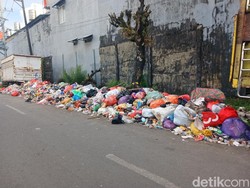 Jorok! Sampah di Teuku Umar Makassar Menumpuk gegara Sepekan Tak Diangkut