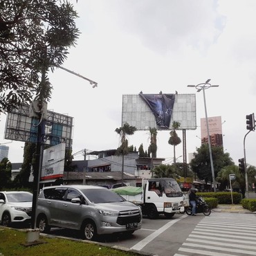 Bikin Warga Resah, Pemprov DKI Jakarta Turunkan Baliho Film 'Aku Harus Mati'