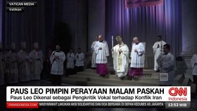VIDEO: Paus Leo Pimpin Perayaan Malam Paskah di Vatikan