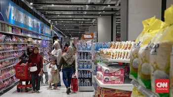 FOTO: Transmart Full Day Sale, Warga Buru Diskon Besar-besaran