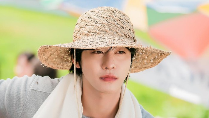 Ahn Hyo Seop Bertransformasi Jadi Petani di Drakor Netflix Baru 'Sold Out on You'