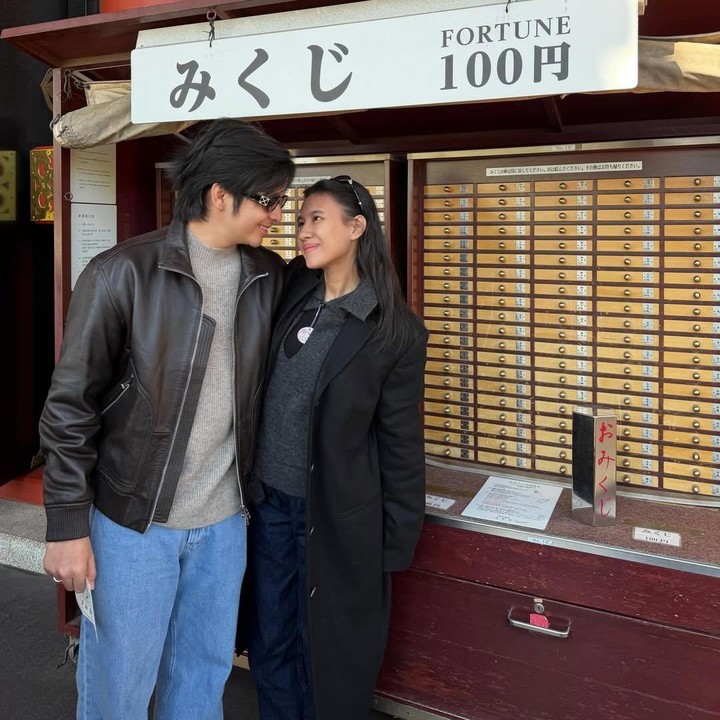 <p>Pasangan artis Shenina Cinnamon dan Angga Yunanda sebentar lagi dikaruniai anak pertama, Bunda. Sebelum menjadi orang tua, Shenina dan Angga memutuskan untuk menikmati <em>quality time</em> bersama ke Jepang. Pasangan yang menikah pada 10 Februari 2025 ini terbang ke 'Negeri Sakura' untuk <em>babymoon</em>. (Foto: Instagram @sheninacinnamon)</p>