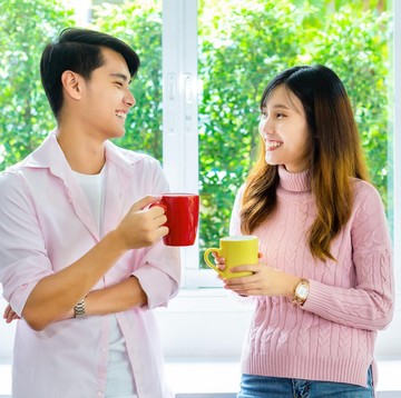 5 Cara Memulai Deep Talk Berkualitas dengan Pasangan