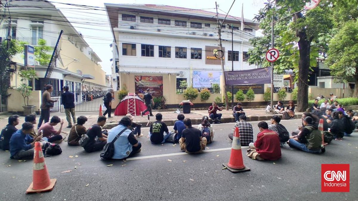 Mahasiswa Dirikan Tenda di Komnas HAM: Usut Tuntas Kasus Andrie Yunus