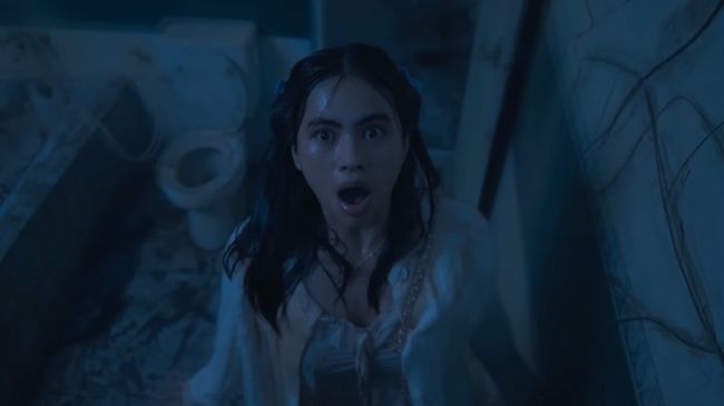 Produser Iwet Ramadhan buka suara mengenai perdebatan terkait film Aku Harus Mati, termasuk penurunan poster di billboard.