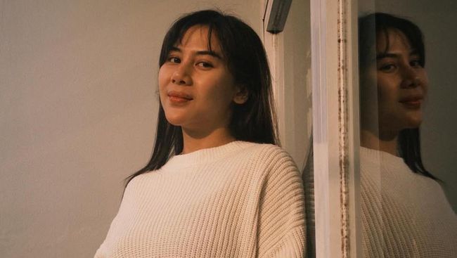 Bukan Pregnancy Glowing, Adinda Thomas Malah Keluhkan Jerawatan Saat Hamil