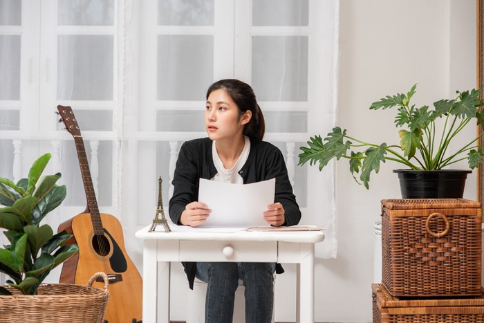 Cara terlihat berwibawa saat berbicara di depan umum