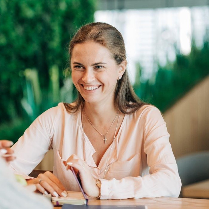 Scorpio memiliki pendekatan negosiasi yang sangat strategis dan mendalam. Mampu memanfaatkan peluang untuk mendapatkan hasil terbaik.