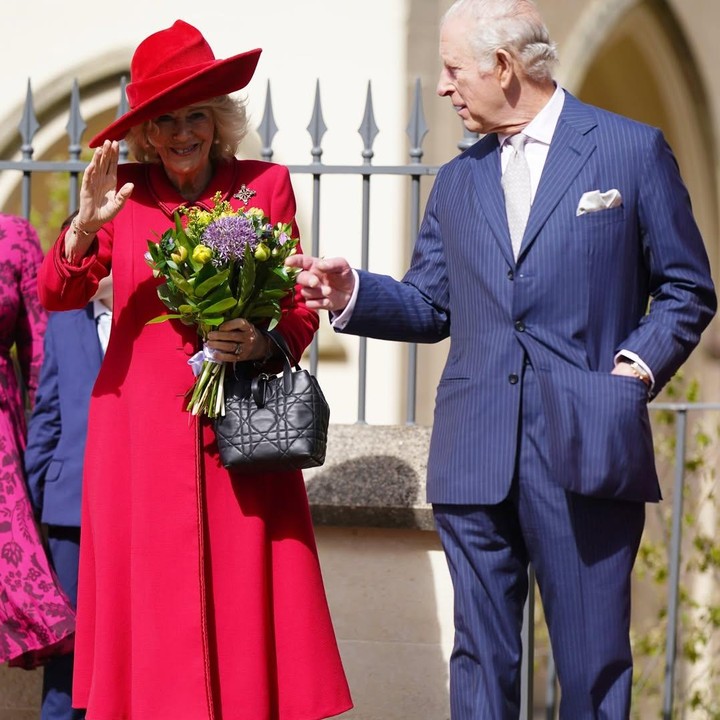 <p>Acara tersebut juga dihadiri oleh Raja Charles, Ratu Camilla, dan anggota keluarga kerajaan lainnya. &ldquo;Para anggota keluarga Kerajaan, yang dipimpin oleh Raja dan Ratu, menghadiri Kebaktian Paskah di Kapel St George, Windsor hari ini,&rdquo; tulis keterangan, dikutip dari laman Instagram <em>@theroyalfamily,</em> Senin (6/4/2026).&nbsp;(Foto: Instagram @theroyalfamily/princeandprincessofwales)</p>