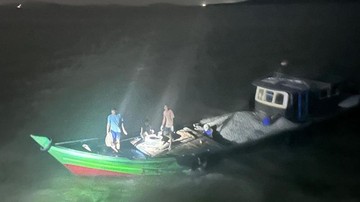 Kapal Perang RI Sergap Perompak Batu Granit di Selat Geram Riau
