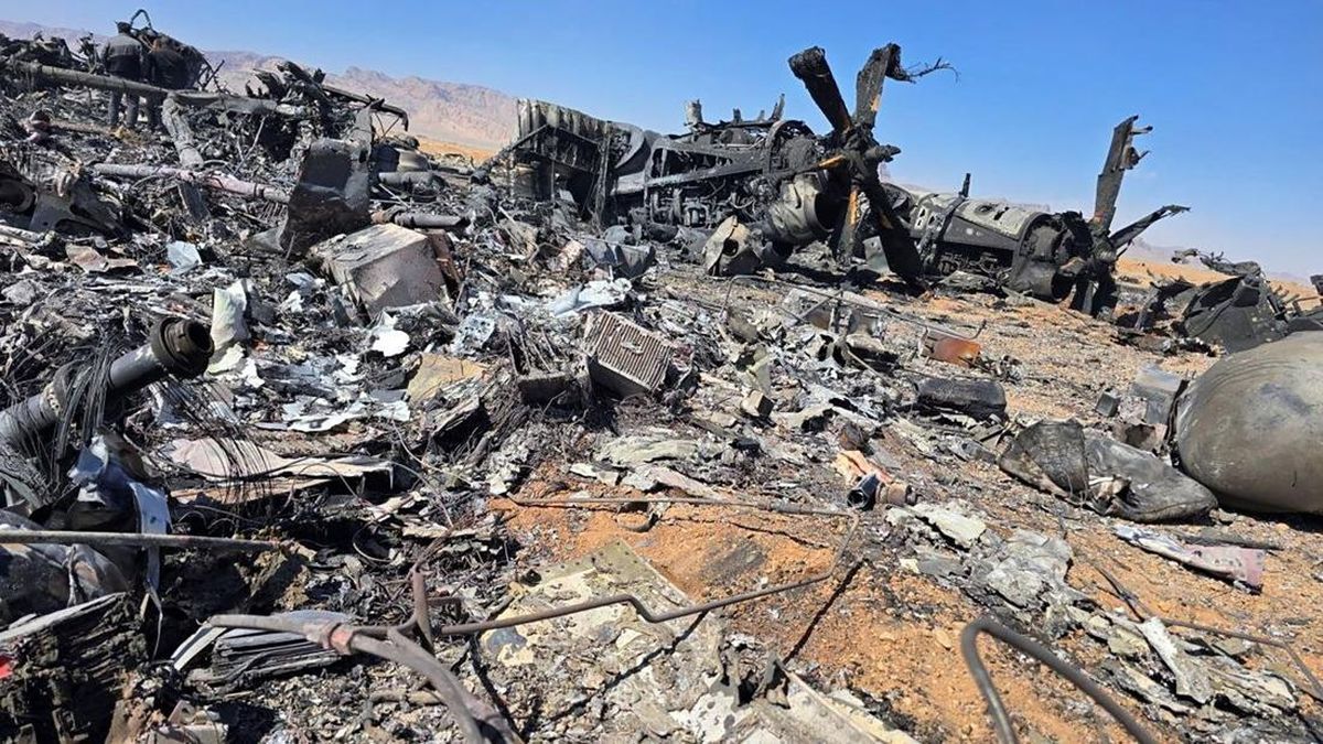 FOTO: Penampakan Bangkai Pesawat AS yang Ditembak Jatuh di Iran