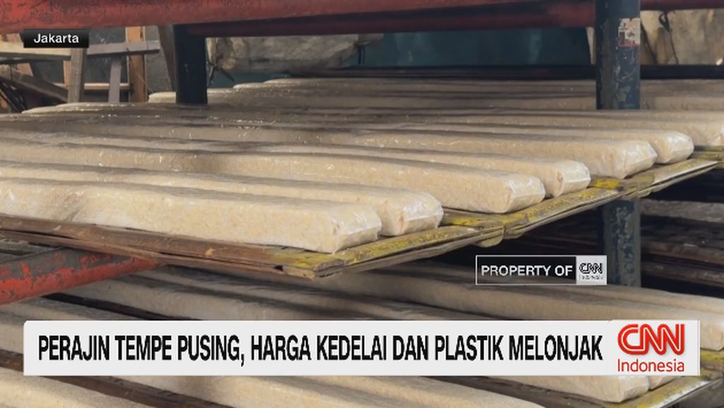 VIDEO: Perajin Tempe Pusing, Harga Kedelai Dan Plastik Melonjak