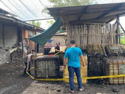 Polisi Gerebek Tempat Penimbunan Solar Subsidi di Kramatwatu Serang