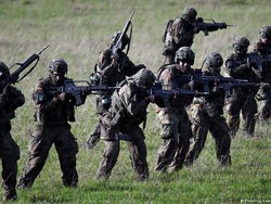 Pria Jerman Wajib Kantongi Izin Militer untuk Tinggal Lama di Luar Negeri