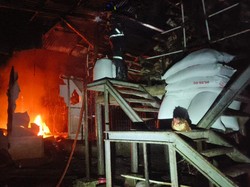 Korsleting Listrik Hanguskan Mes Karyawan dan Gudang Peternakan di Kuningan