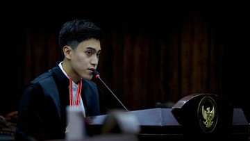 Dijuluki Pengacara Spesialis Janda Kaya Raya, 7 Gaya Ragahdo di Persidangan Disorot