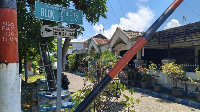 Penutupan akses jalan di Perumahan Sidoarjo oleh seorang warga berujung pada kehebohan munculnya destinasi baru di Google Maps bernama 'Selat Hormuz Sidokare'.