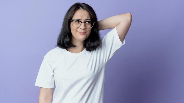 4 Tips Jitu Menghilangkan Noda Kuning di Area Ketiak pada Baju