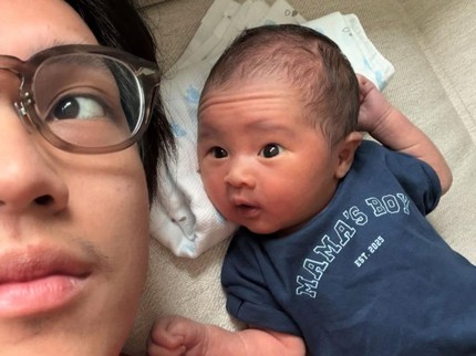 5 Potret Anak Pertama Brandon Salim dan Dhika Himawan, Sang Ayah Telaten Momong