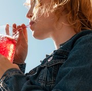 5 Dampak Minum Soda Setiap Hari yang Perlu Diwaspadai