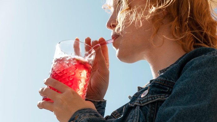 5 Dampak Minum Soda Setiap Hari yang Perlu Diwaspadai