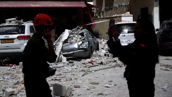 FOTO: Bom Klaster Iran Sebabkan Kerusakan di Wilayah Israel Tengah